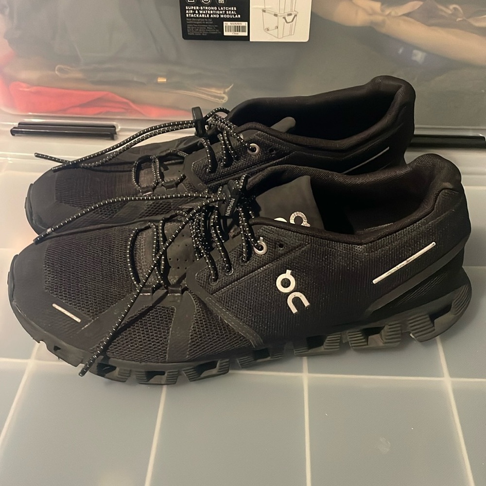 Men’s on running shoes